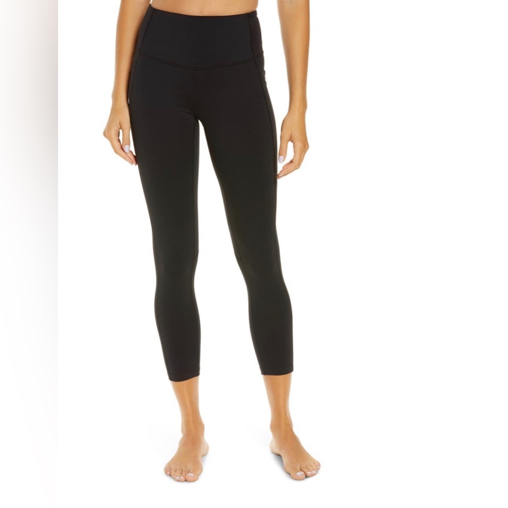 Zella Live In High Waist Pocket 7/8 Leggings in Black, Size M